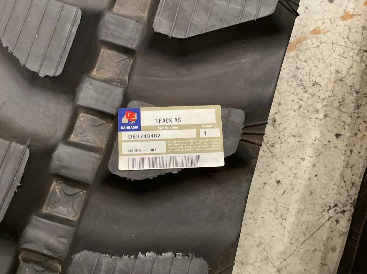 3743462 Heavy Duty Rubber Track